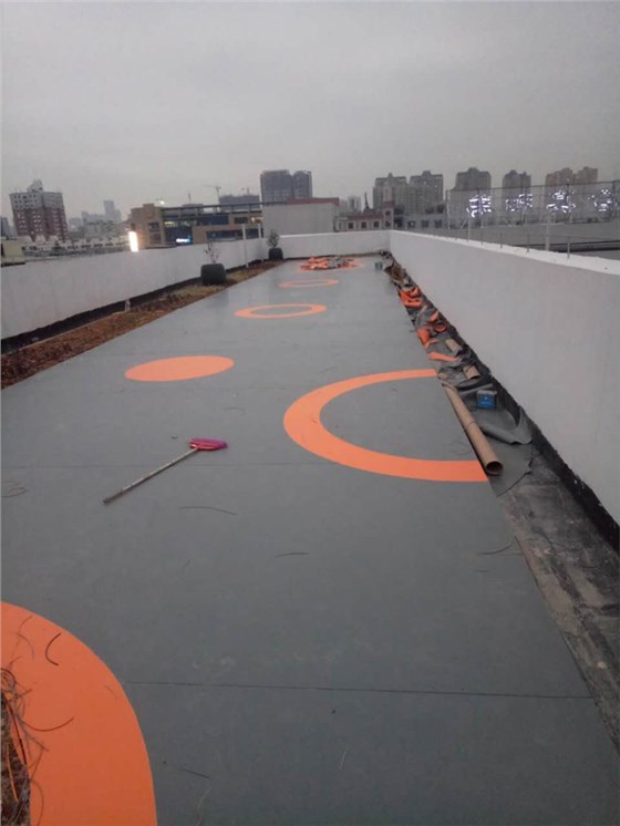 學(xué)校膠地板詳見