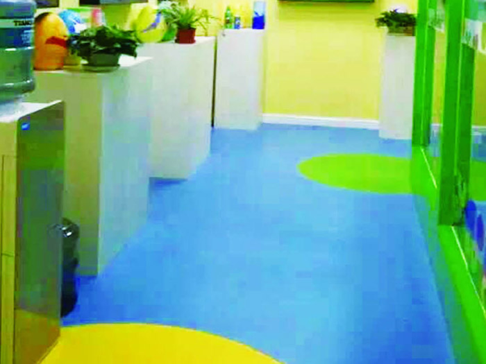 美術(shù)教育小學(xué)地板